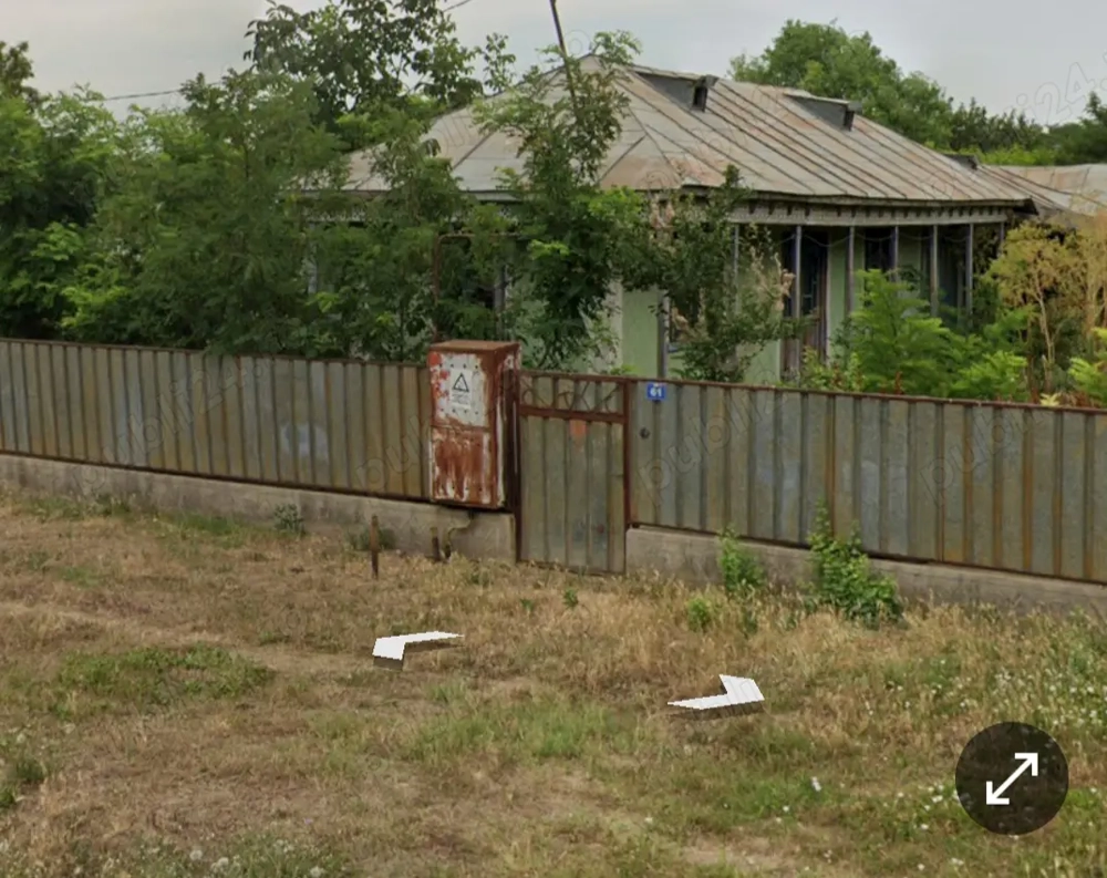 Casa batraneasca + teren intravilan 