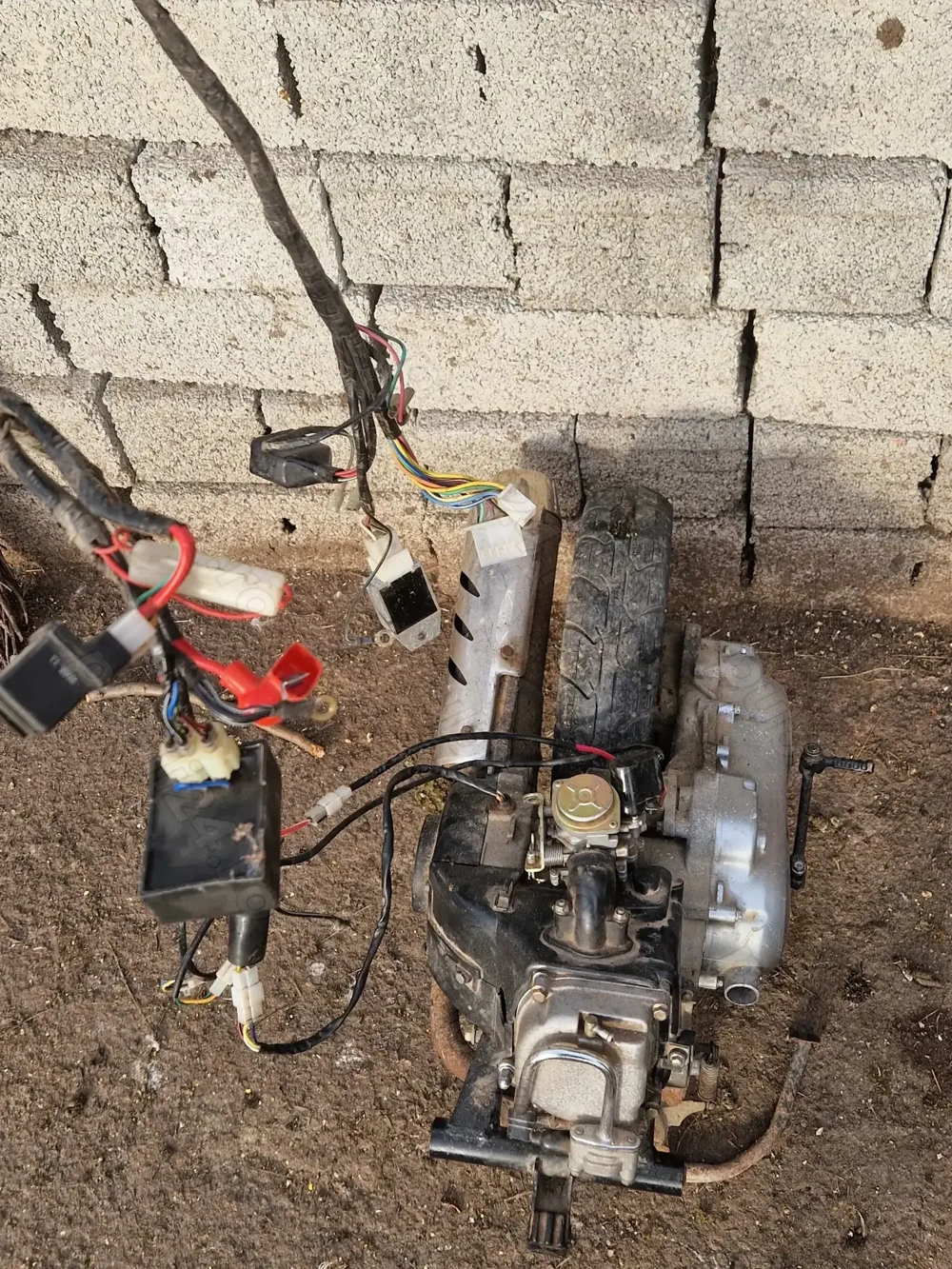 Vând motor scuter gy6