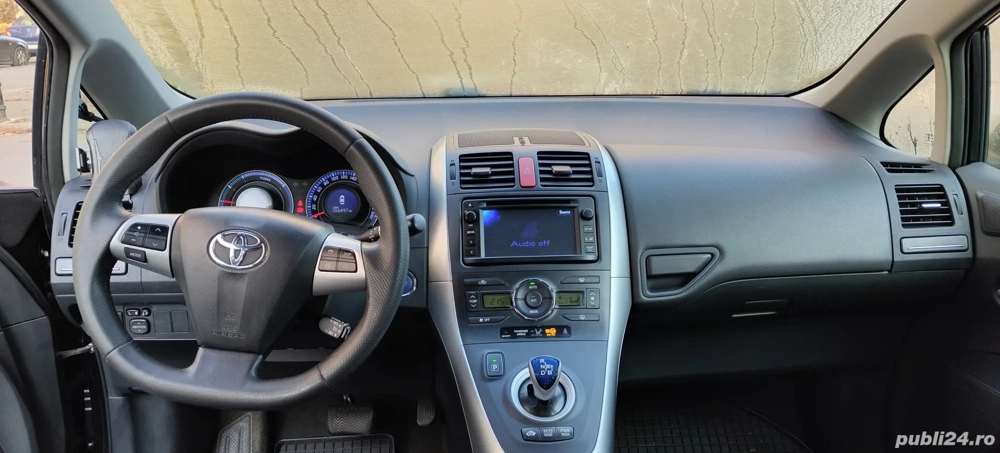 Toyota Auris Hybrid 