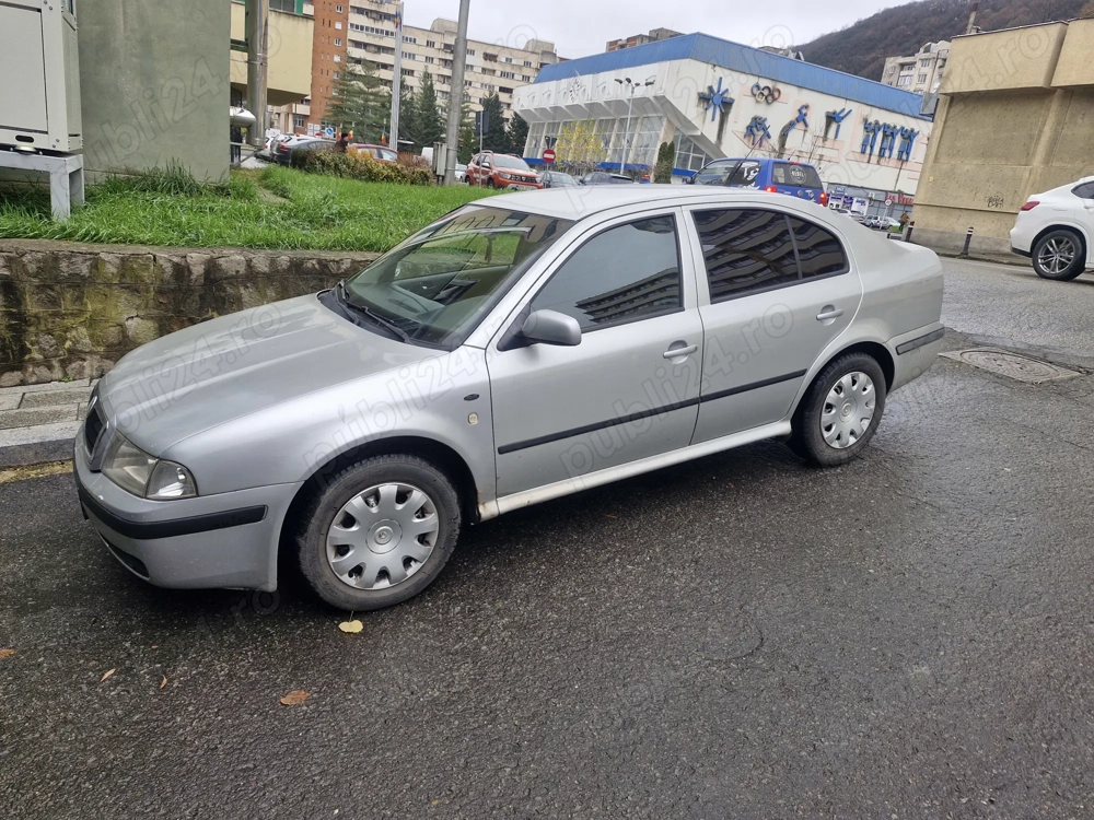 Vând Skoda Octavian, Motor 1.6 benzină, 16 valve, An fabricație 2002