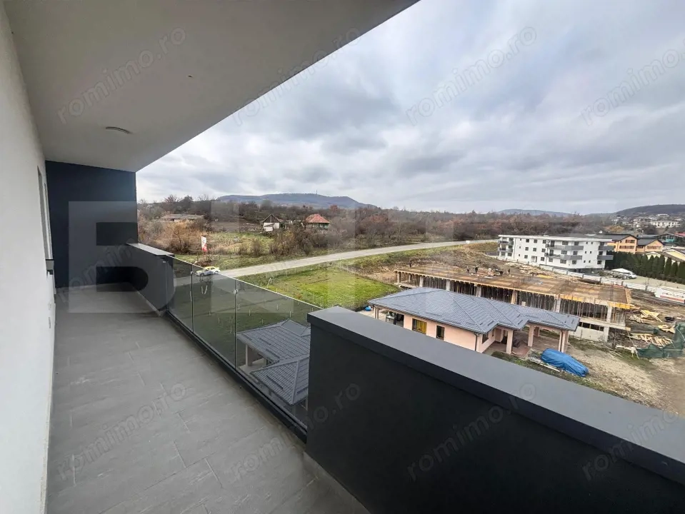  Apartament modern cu 3 camere, 65 mp utili+ terasa generoasa  Str. Aurel V
