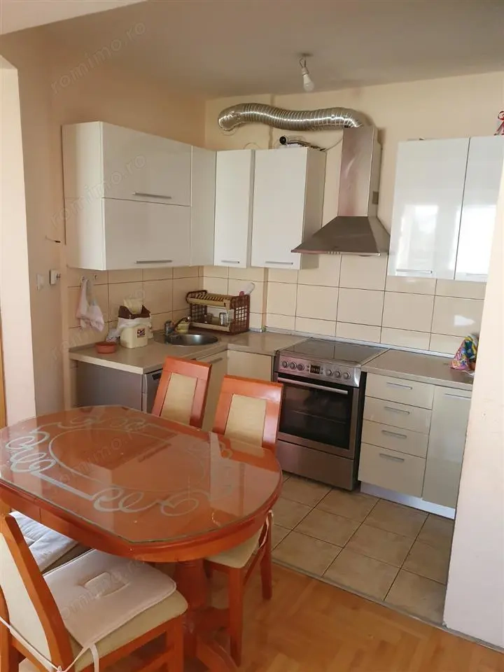 Apartament 3 camere -  Piața Bălcescu