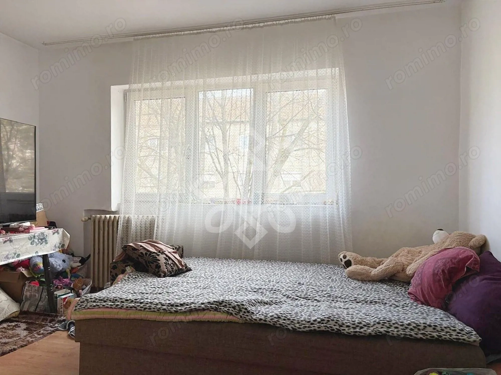 Apartament cu 4 camere de vanzare la etajul 3 in Nufarul