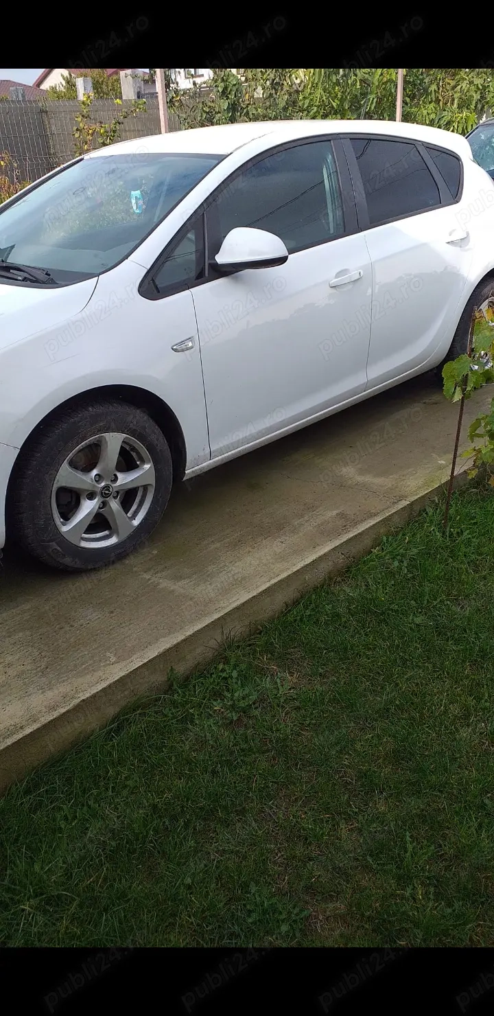 Opel Astra j 1, 7 Diesel din 2011