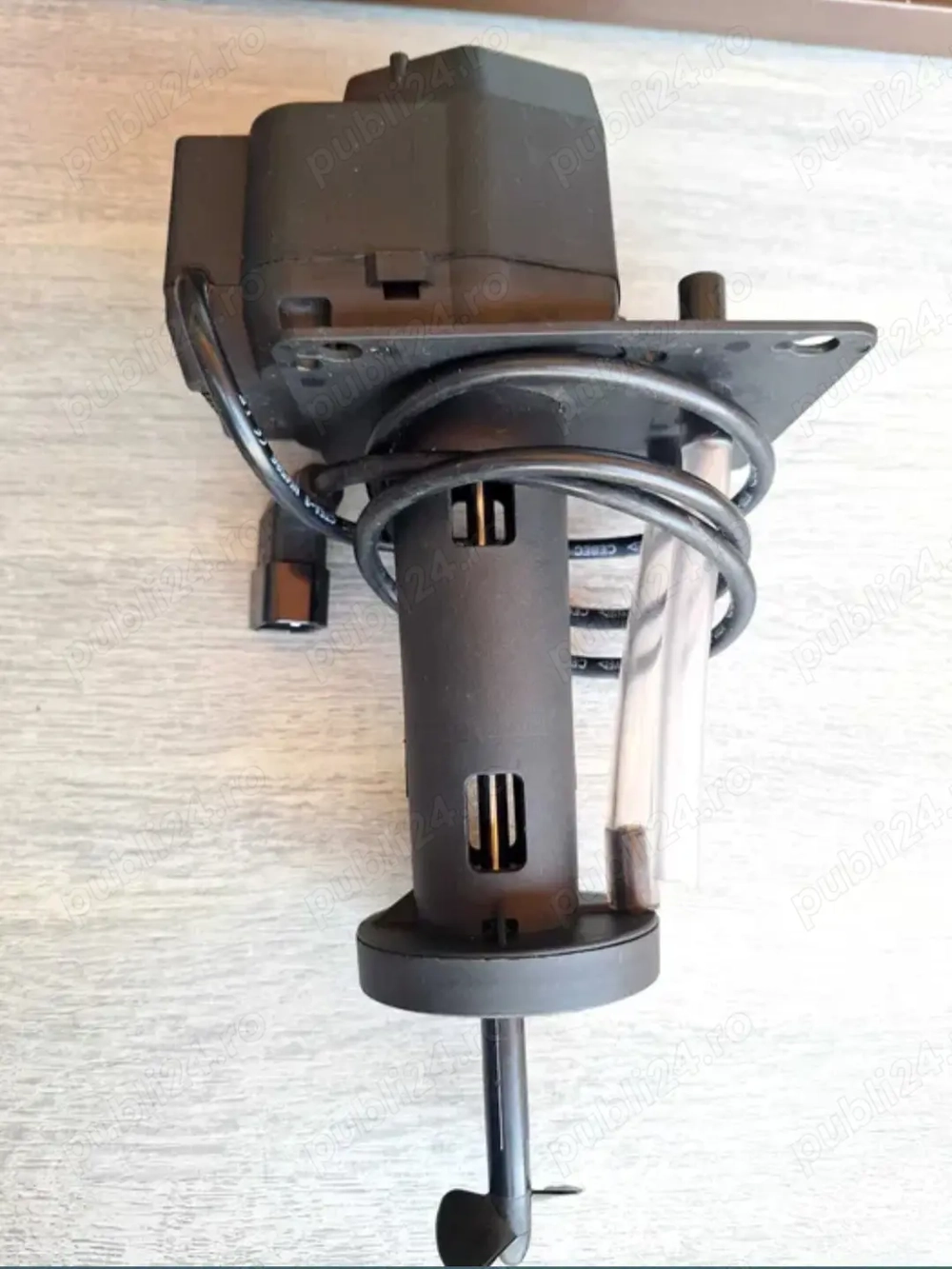 Agitator dozator pentru bere.