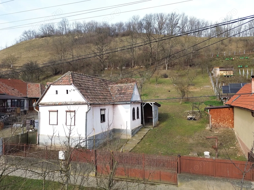 Casă  la țară in Transilvania - sat sasesc Păucea, jud. Sibiu