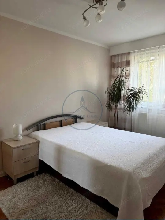 Apartament 3 camere de inchiriat Calea Moldovei