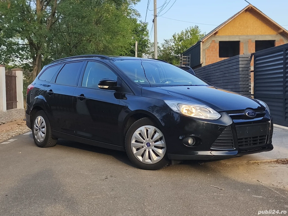 Ford Focus 3 1.6tdci 116cp, climatronic, navigație 