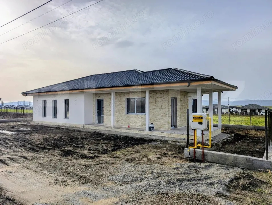 Casa practica si eleganta, 3 camere, living, 2 bai – Vorovesti