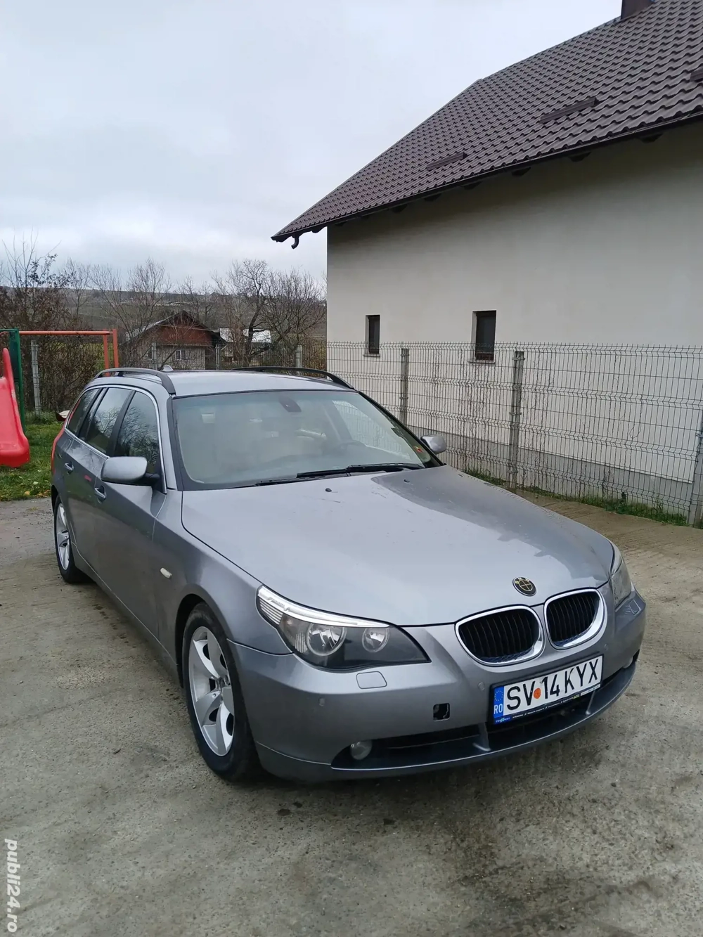 vând BMW e61 motor 2.5 dizel 177cp anul 2006 