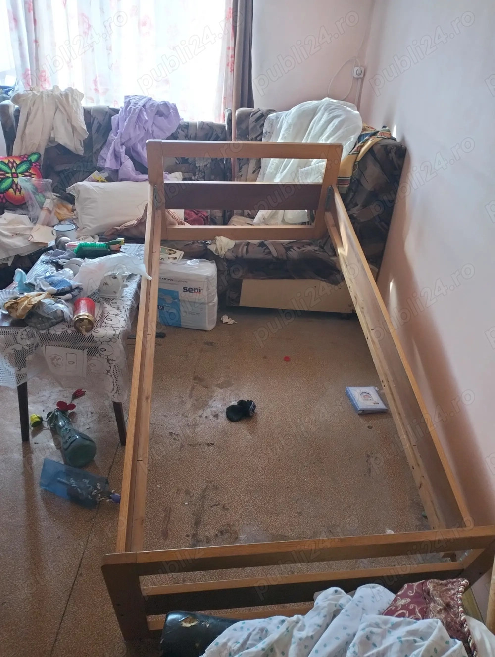 Închiriez două camere dintr un apartament de trei camere