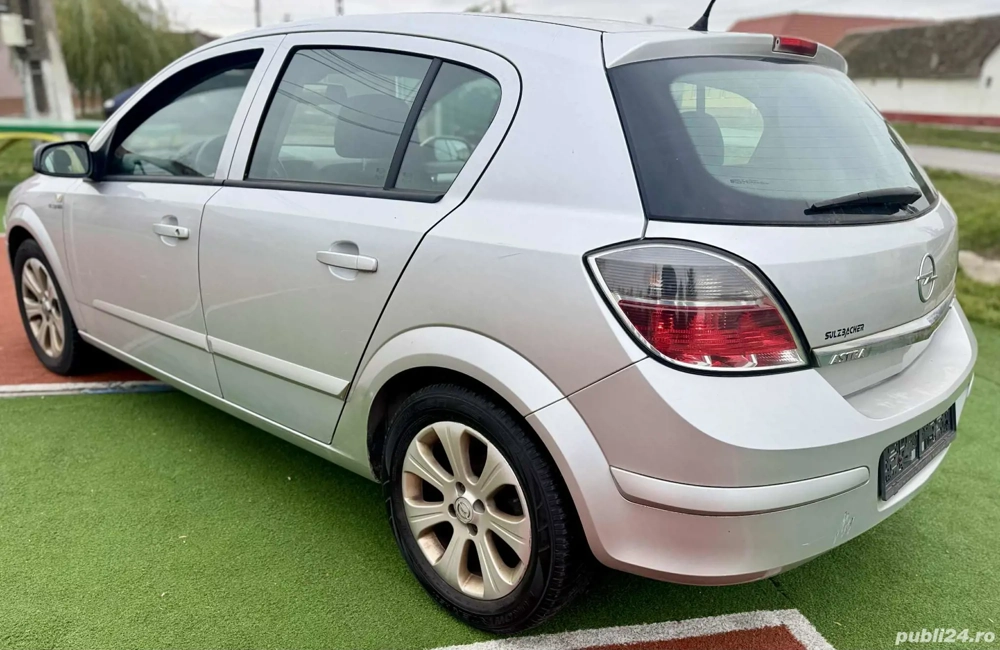 Opel Astra H  2  km