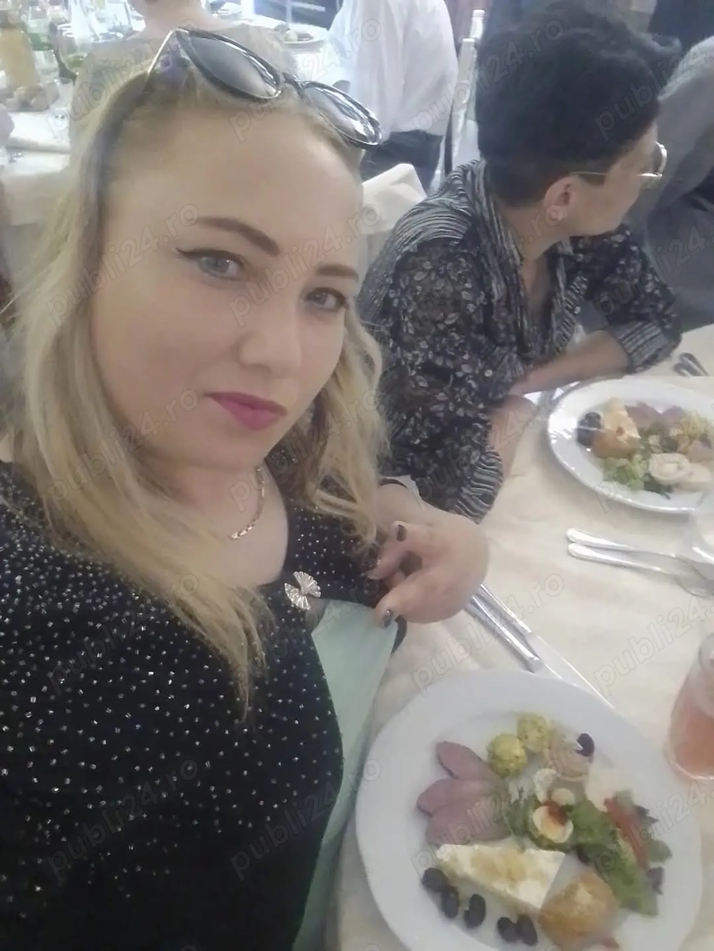 Fac curat la birouri 