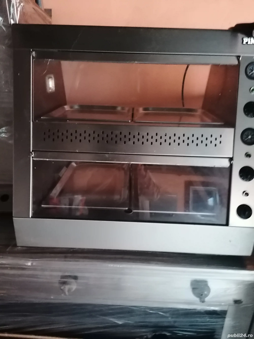 Vitrină pentru ținut la cald 