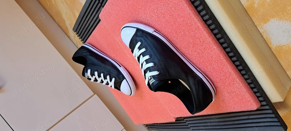 Tenisi din piele naturala  Converse 38.5-39
