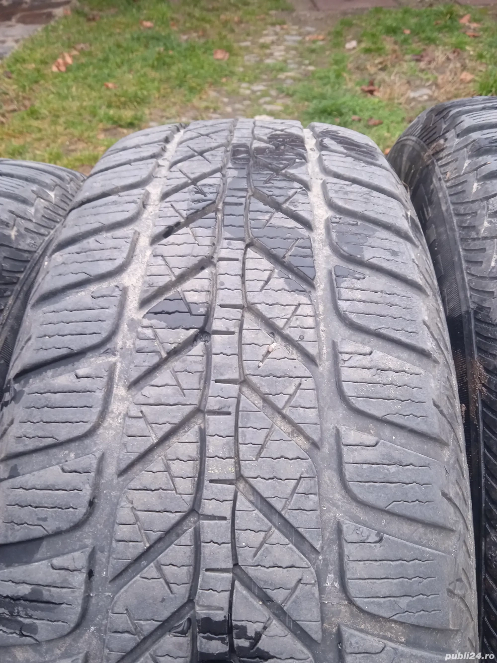 Vand cauciucuri de iarna 215/65/16