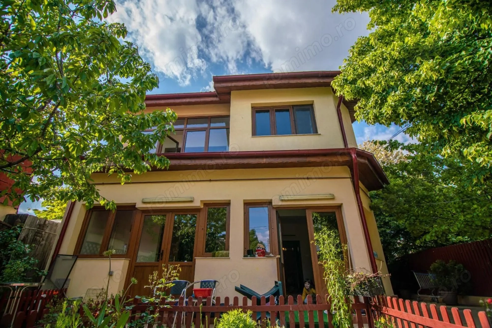 Vila superba 240 mp teren 570 mp