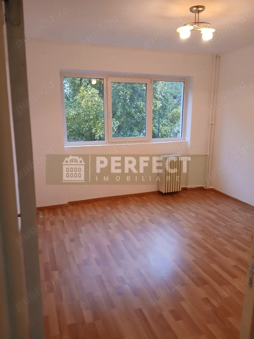 Ap.3 camere DECOMANDAT Mihai Bravu ETAJUL 1, 78000 euro