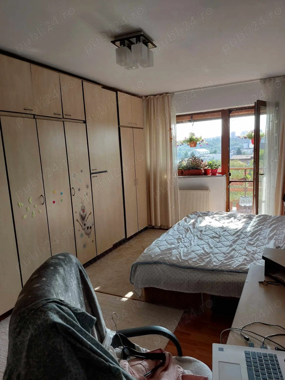 90 mp, 3 camere, 2 băi