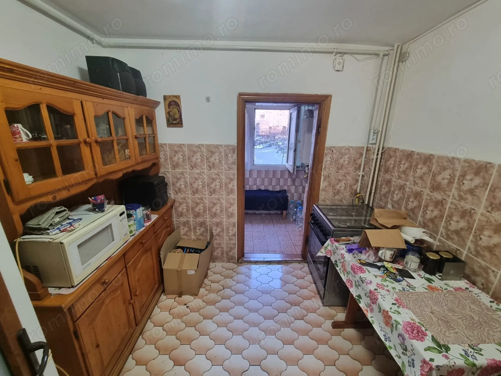 Casa de cultura-apartament 3 camere decomandat cu gaze