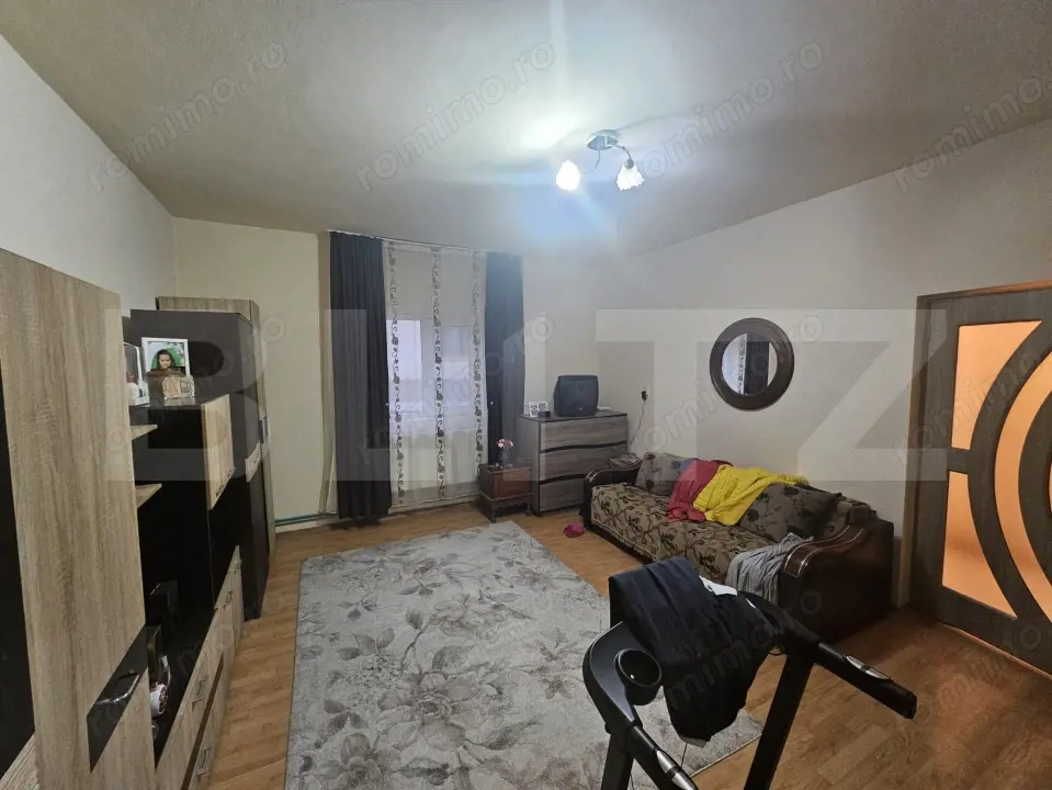 Casa de vanzare cu 3 camere, zona centrala, Campeni