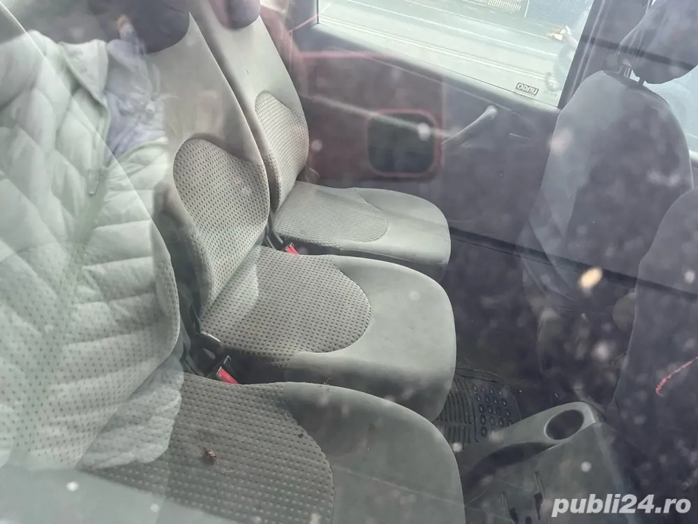  Autoturism Citroen an fabricatie2002 cu 230000 km reali