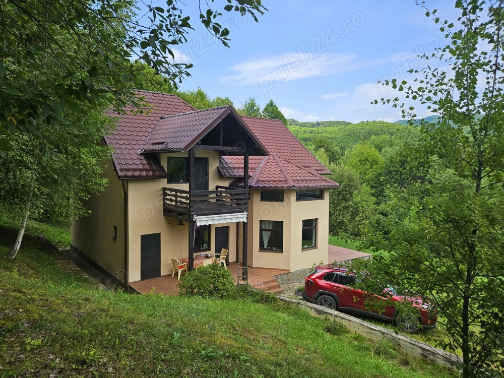 Casă de vacanță de vânzare în comuna Brăduleț, sat Bradetu, județ Argeș.