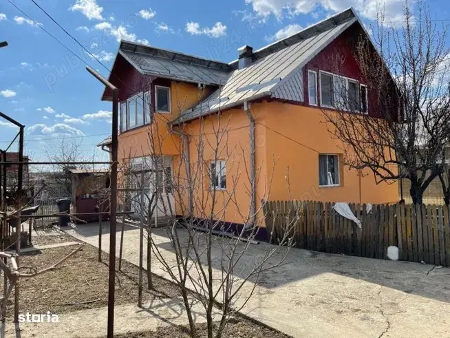 Casă de vânzare in Turcești