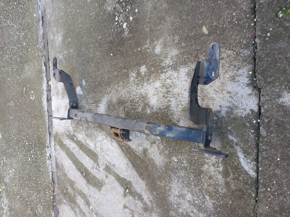 Carlig remorcare peugeot 5008  2009-2017