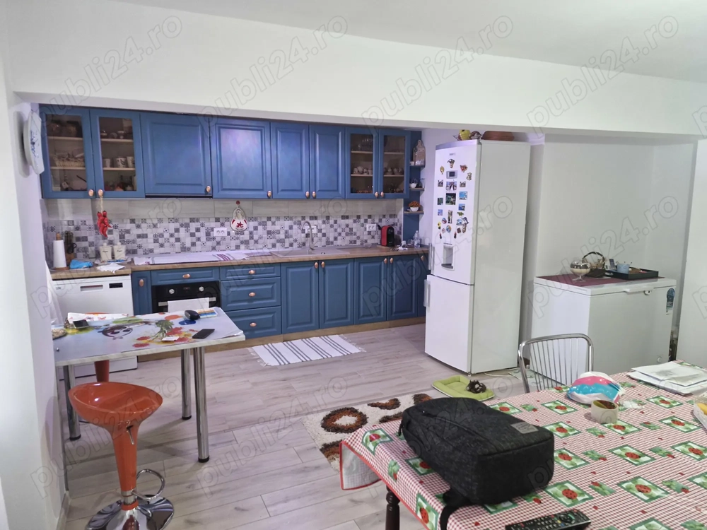 Vând apartament
