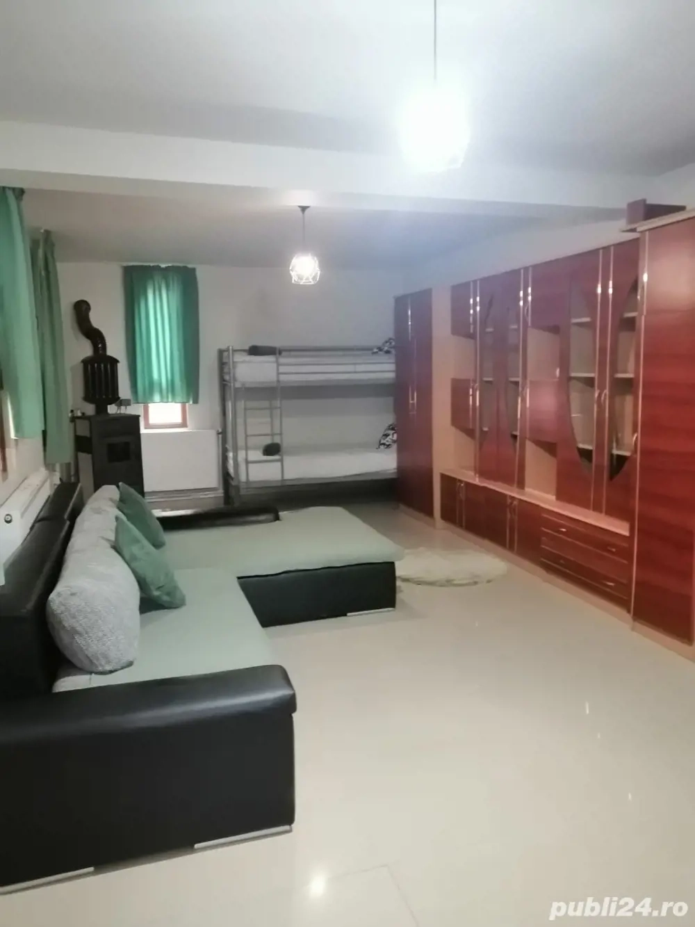 Cabana Floresti 1km de ANL