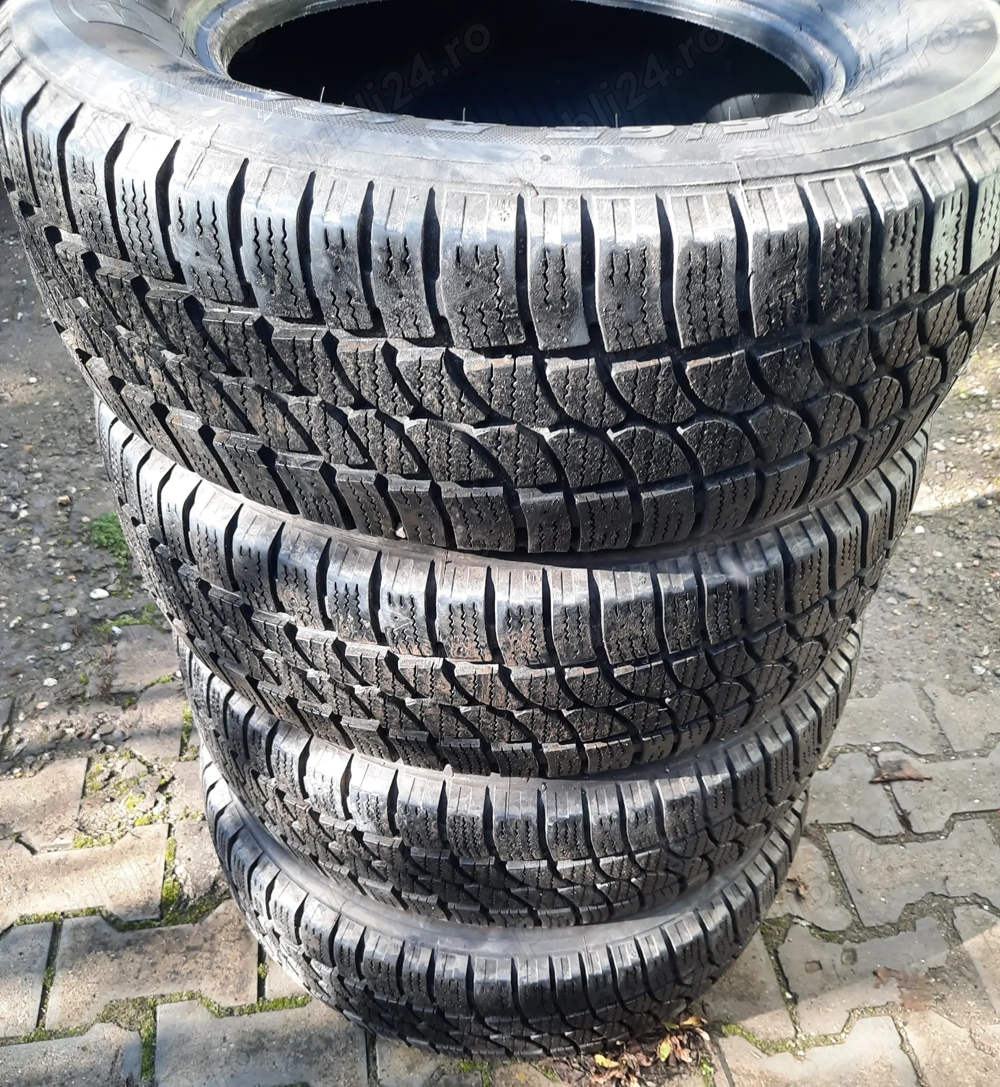 Anvelope de iarna 225/65R16C stare foarte buna 