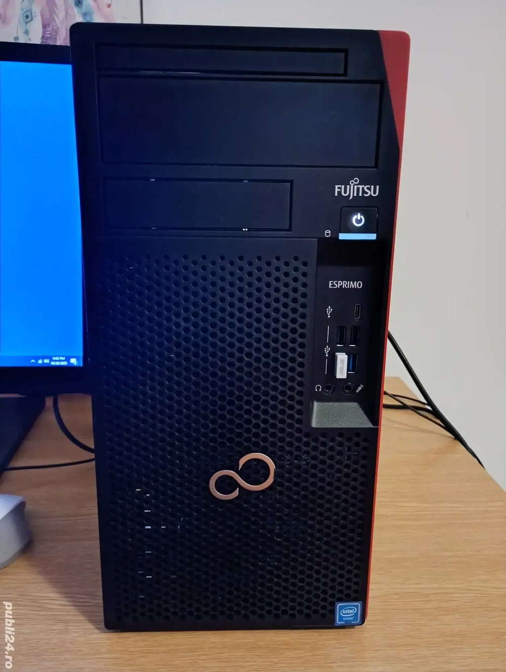 Vând un calculator Fujitsu P757, echipat cu procesor i3 7100 de 3.7 GHz, 8 GB de memorie RAM DDR4 și