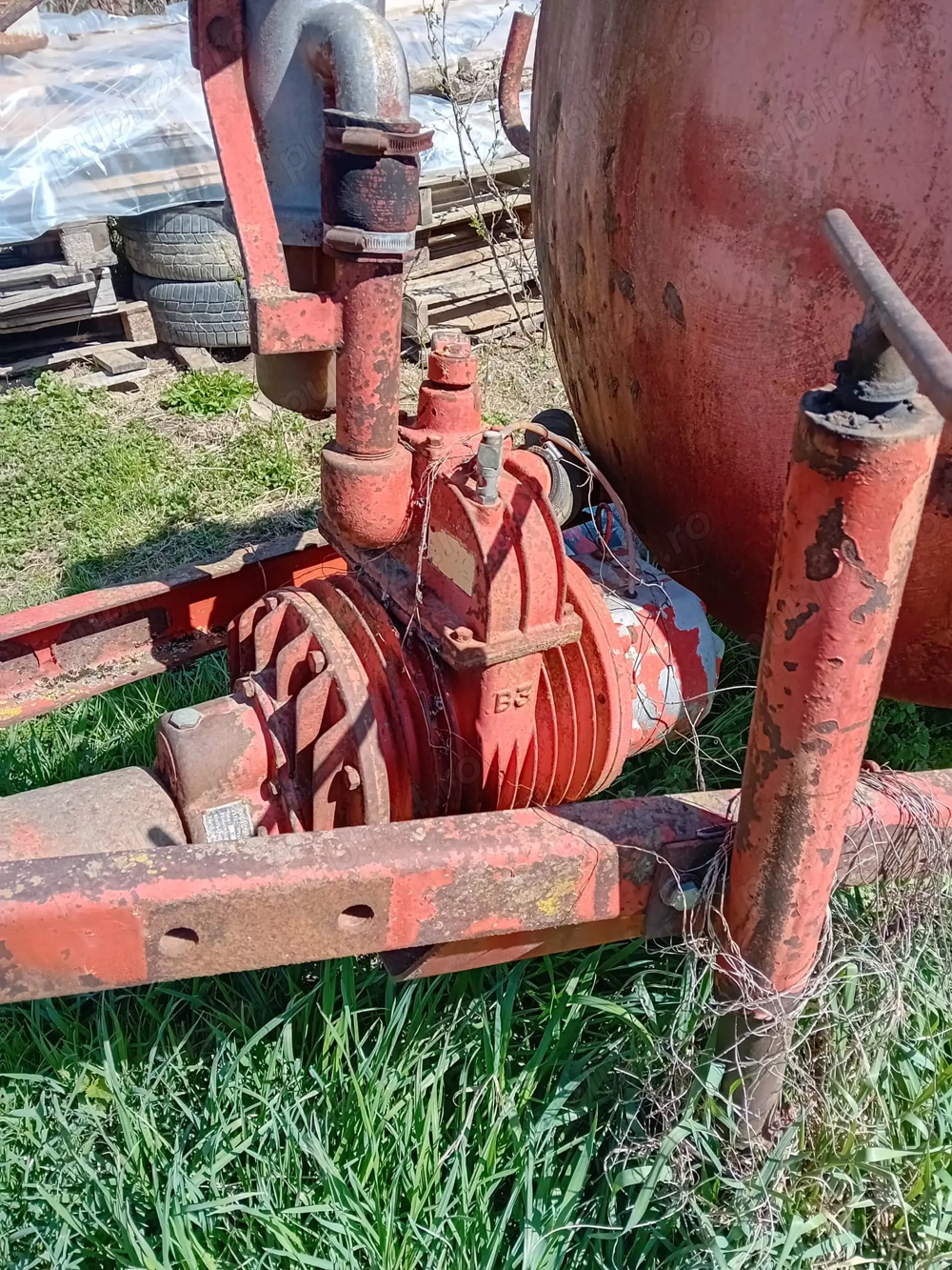 Vând microbuz Renou master si vitanjă sau fac și schimburi mai multe detalii la telefon  