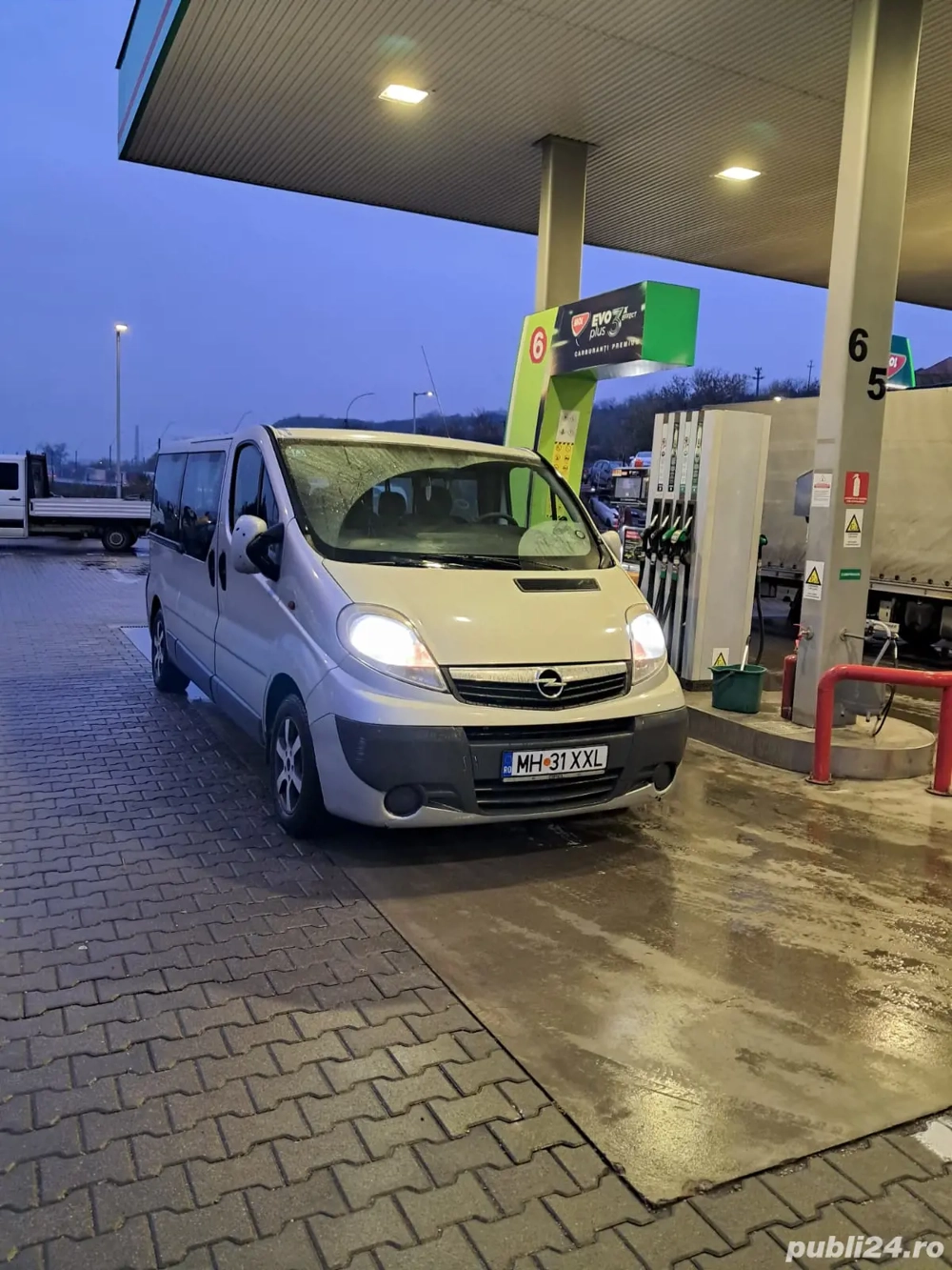 Vand Opel Vivaro 8+1