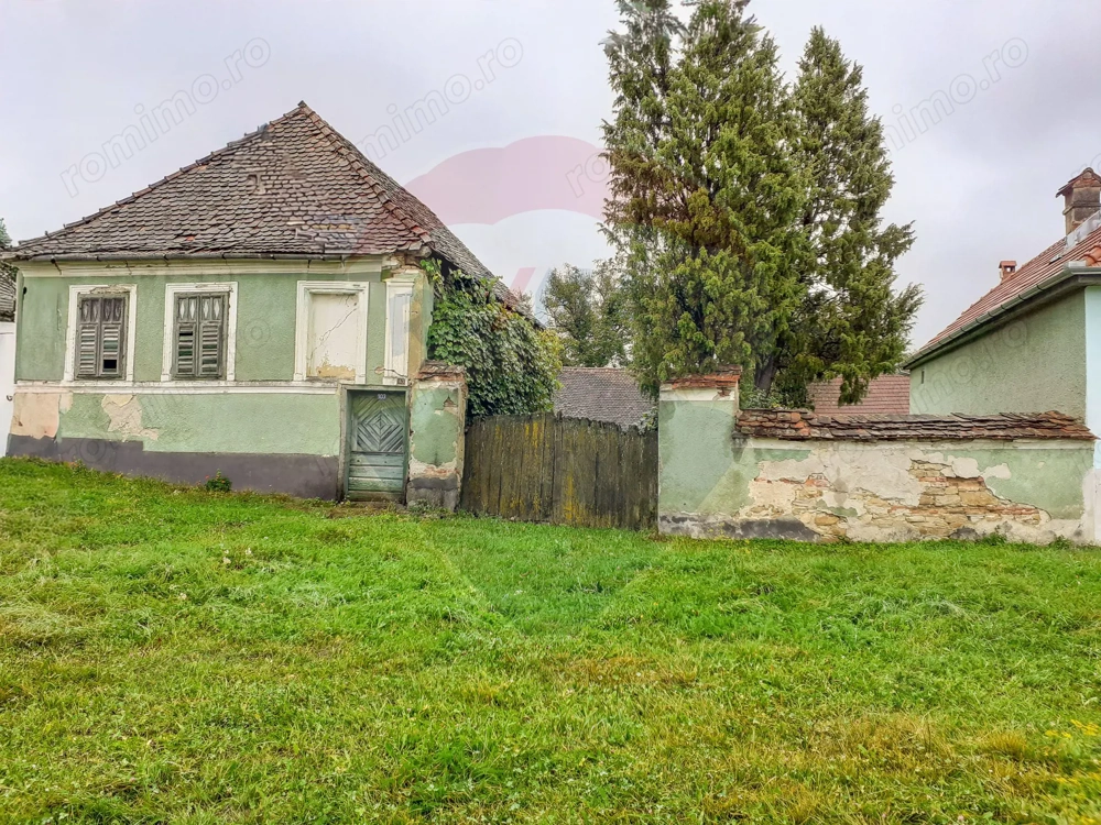 Casă săsească Transilvania - teren generos și potențial de extindere