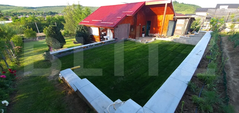 Cabana cu teren generos, 1824 mp, acces din 2 străzi – Livezeni