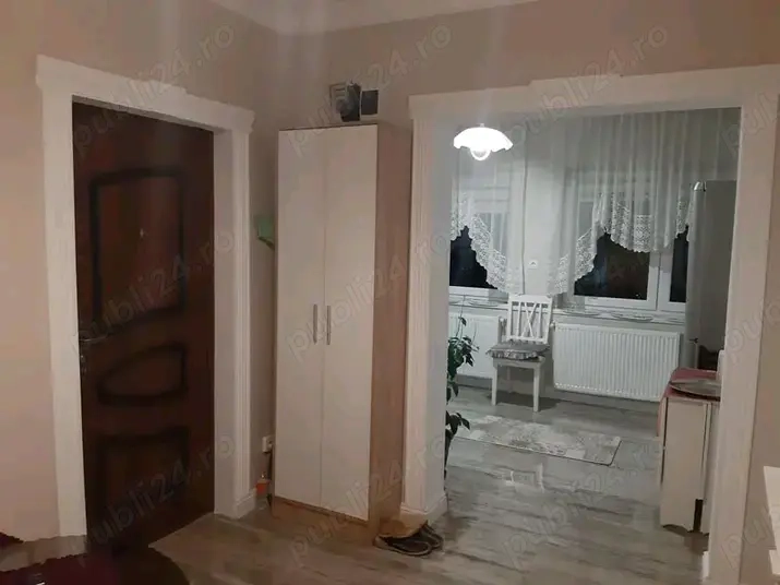 Închiriez apartament ultracentral 2 camere