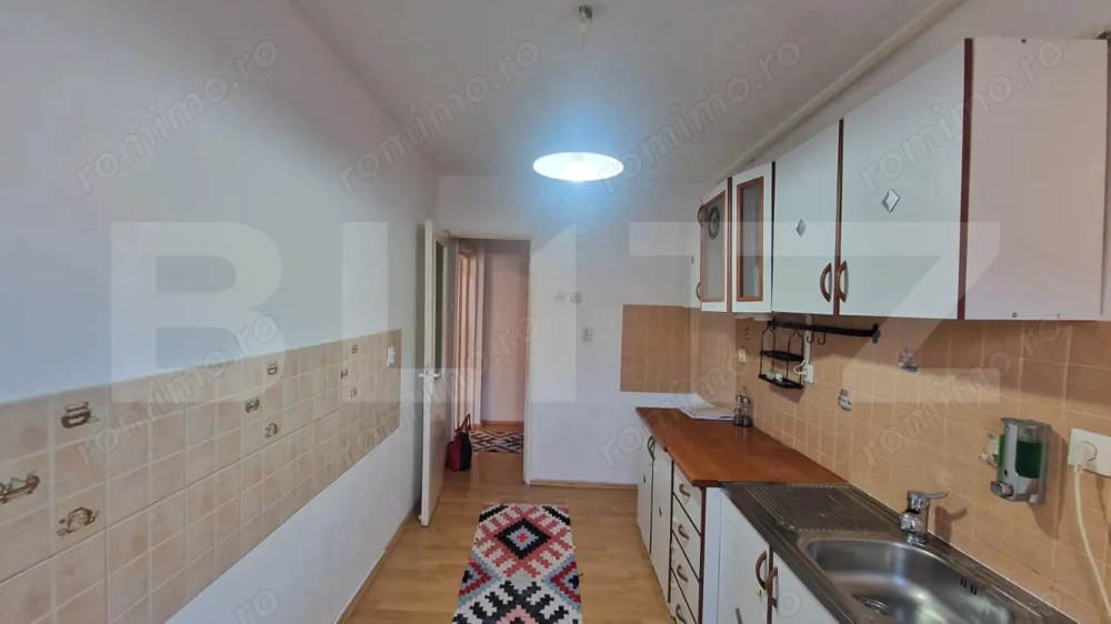 Apartament decomandat, 55 mp, etaj 3, 2 locuri de parcare, beci, zona aerisita