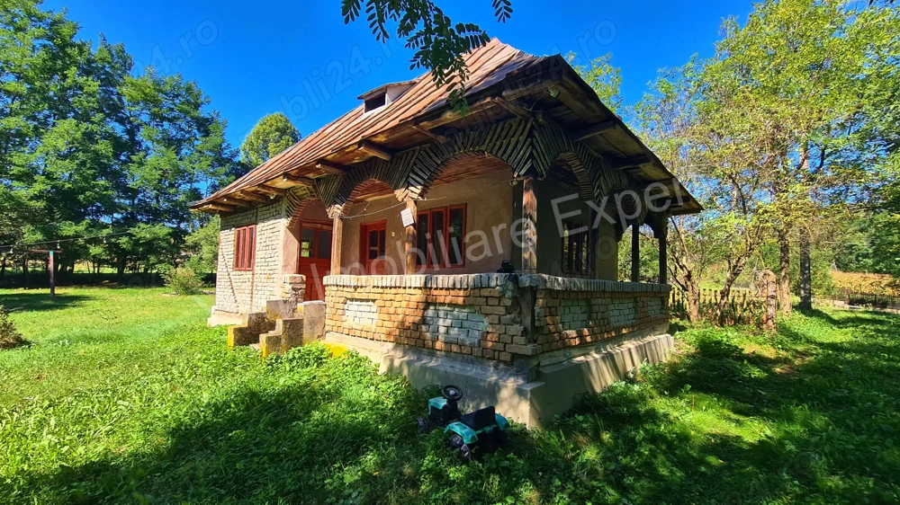 Casă de vânzare în comuna Albeștii de Argeș, sat Brătești, județ Argeș.