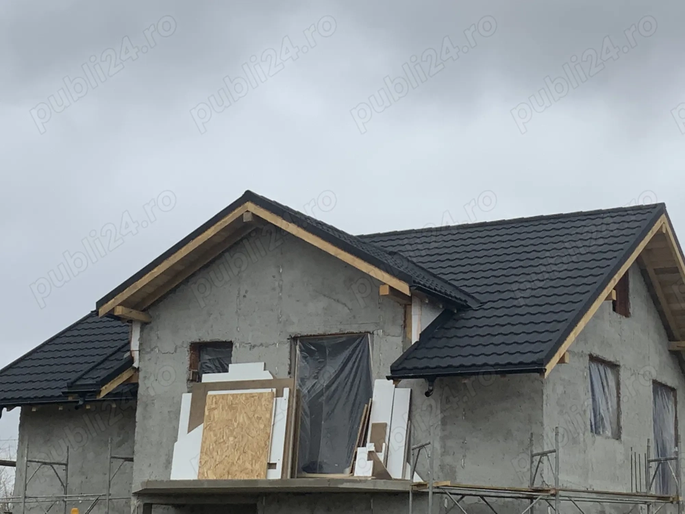 Vând casă la gri str Abator Pașcani 