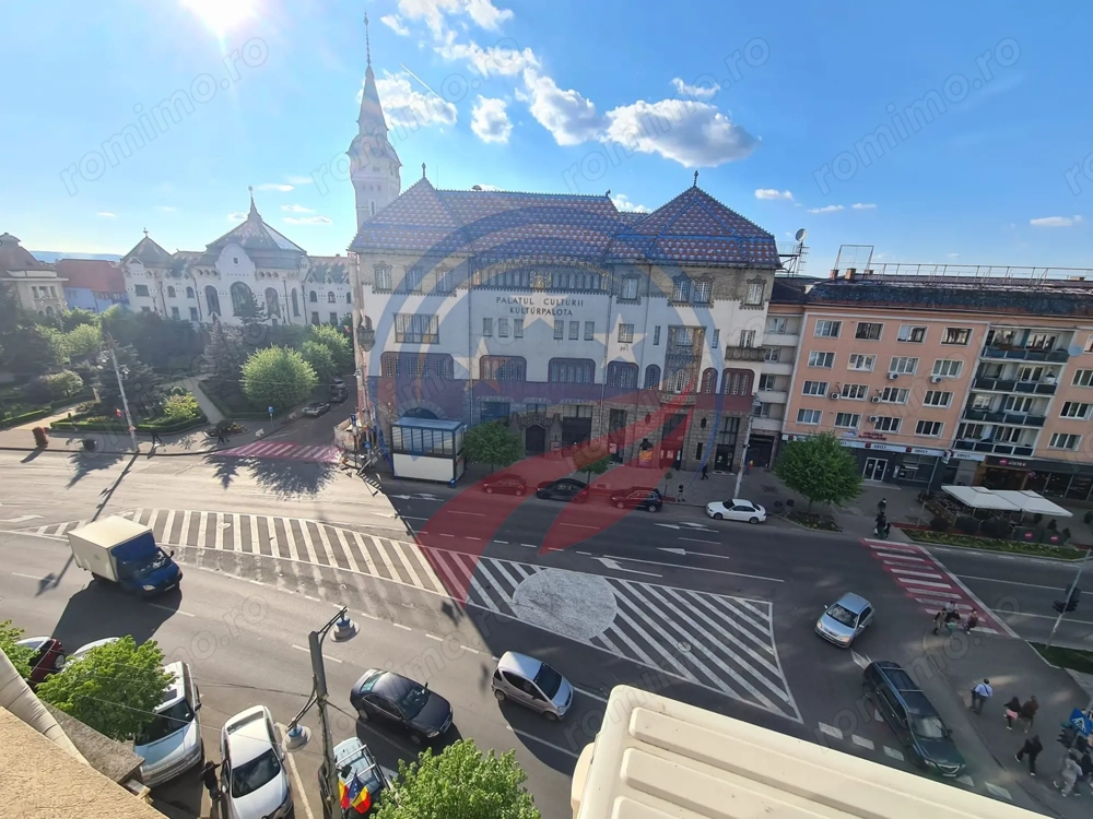 Apartament ultra central cu 2 camere decomandat complet utilat