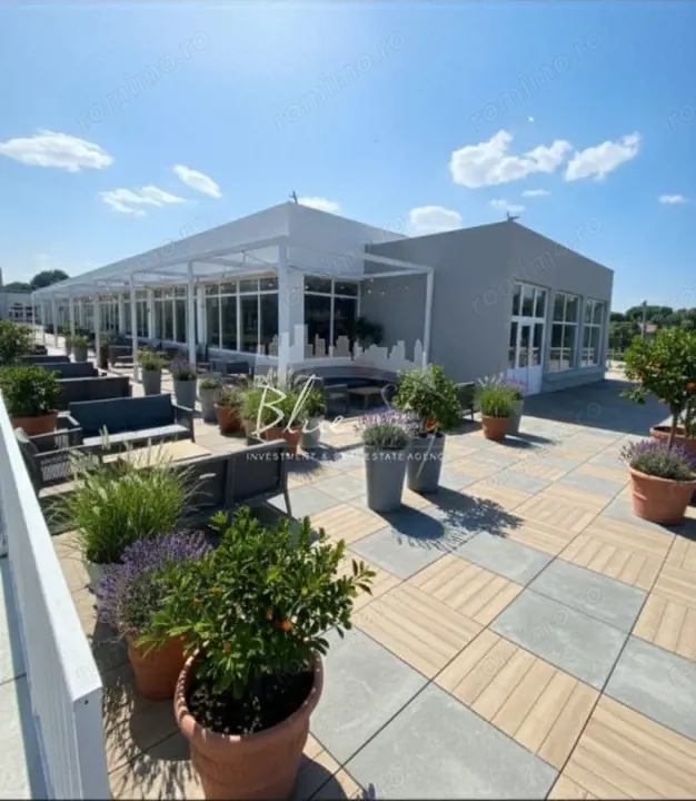 Spațiu Generos cu Terasă Circulabilă în Centru