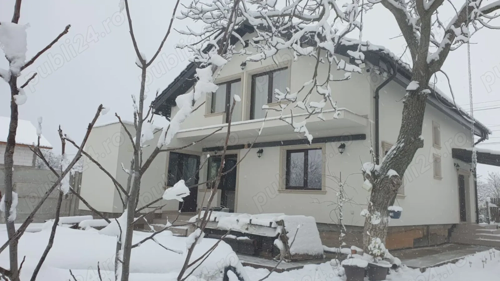 Vand casa sau schimb cu apartament