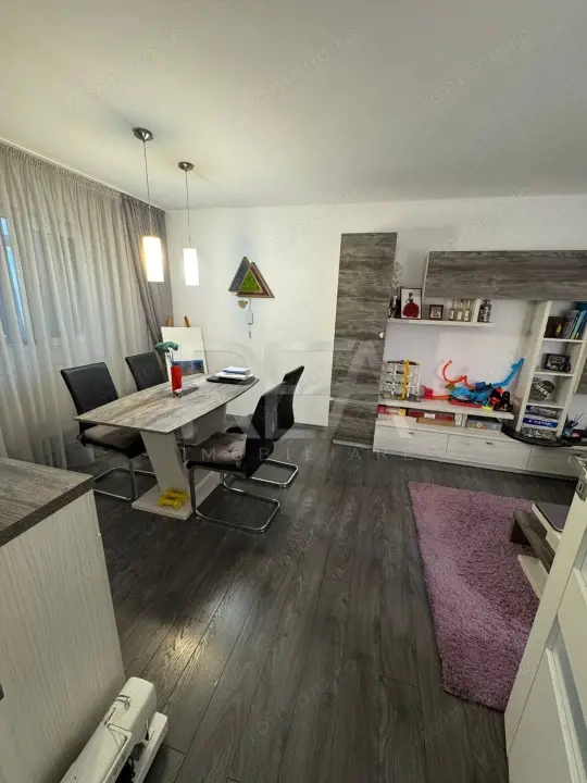  2 camere, decomandat, et 5/10, centrala-Str Moinesti