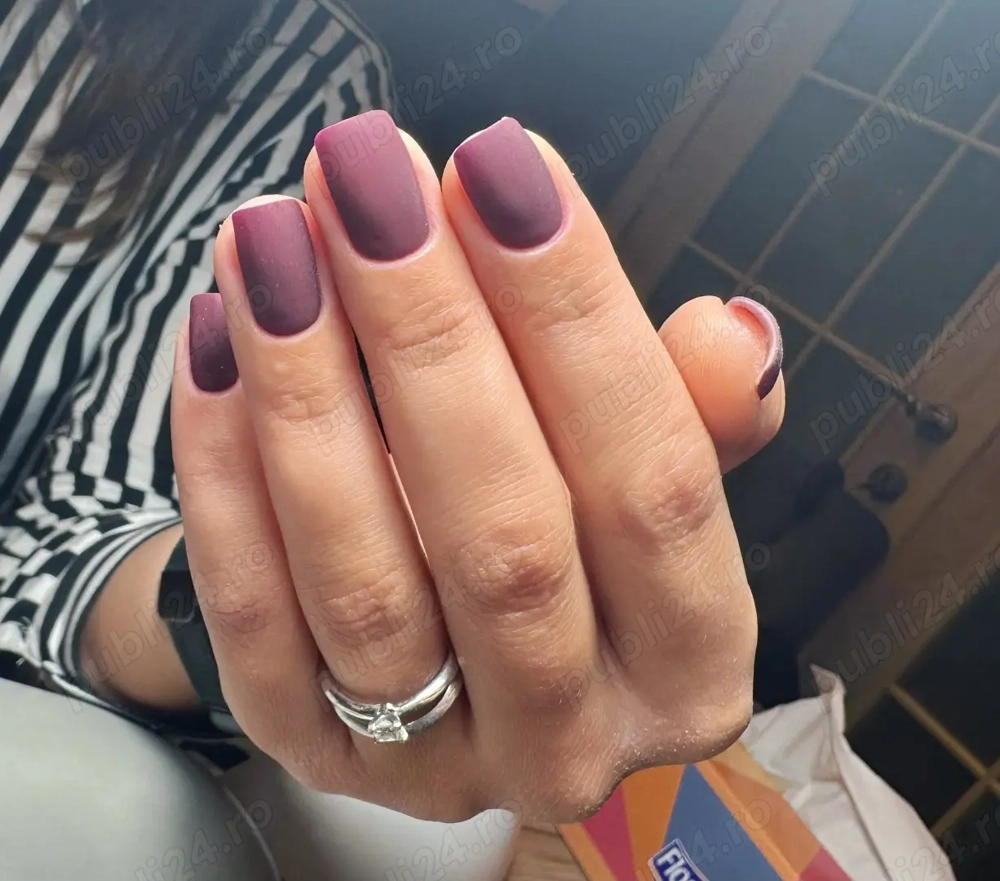 Cautam modele pentru manichiură semipermanenta 