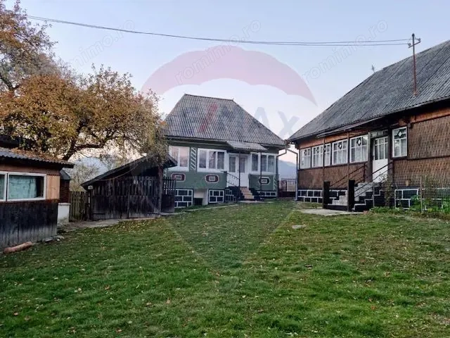 Casă / Vilă cu 4 camere de vânzare