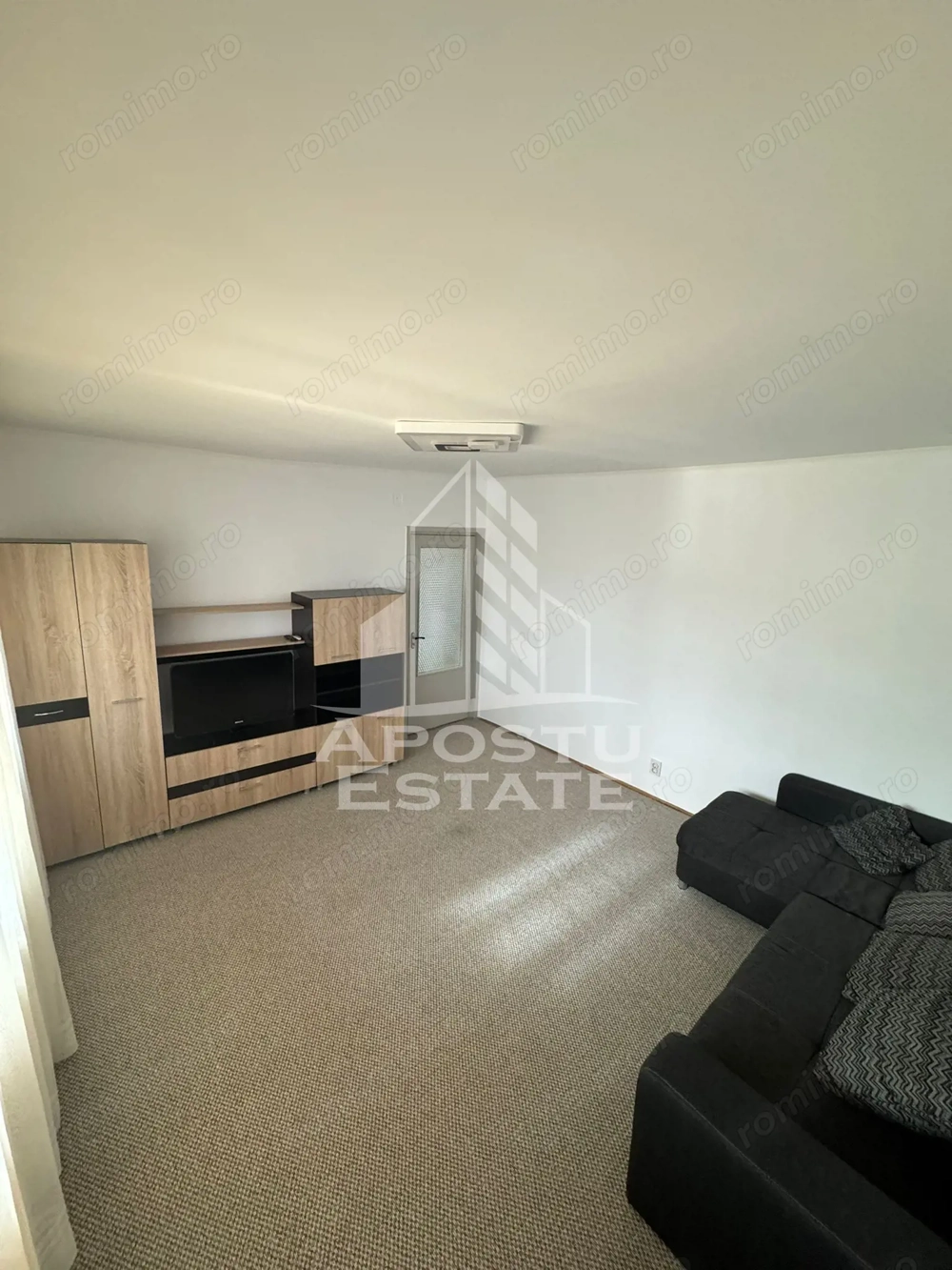 Apartament 3 camere, centrala proprie, zona Spitalul Judetean.