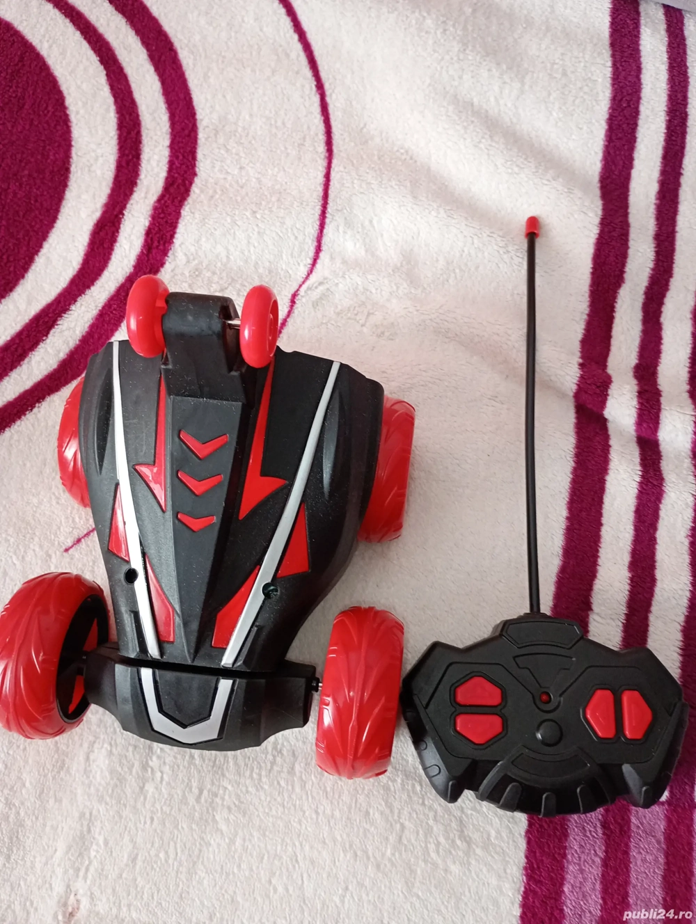 Mașinuță cu telecomandă 