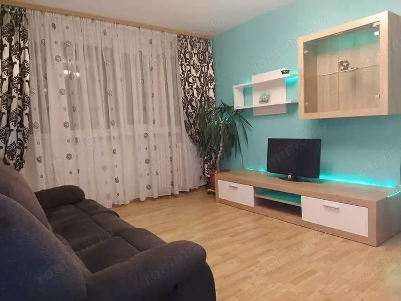 Apartament  2 camere - decomandat -  zona Progresu - loc de parcare